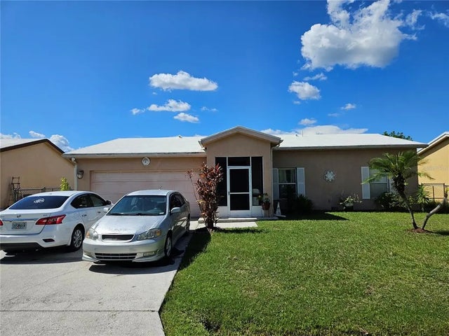 306 Aylesbury Court, KISSIMMEE