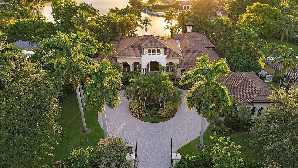 471 Ranch Road, WESTON