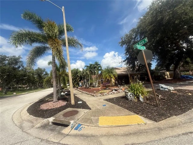 8949 106th Avenue, SEMINOLE