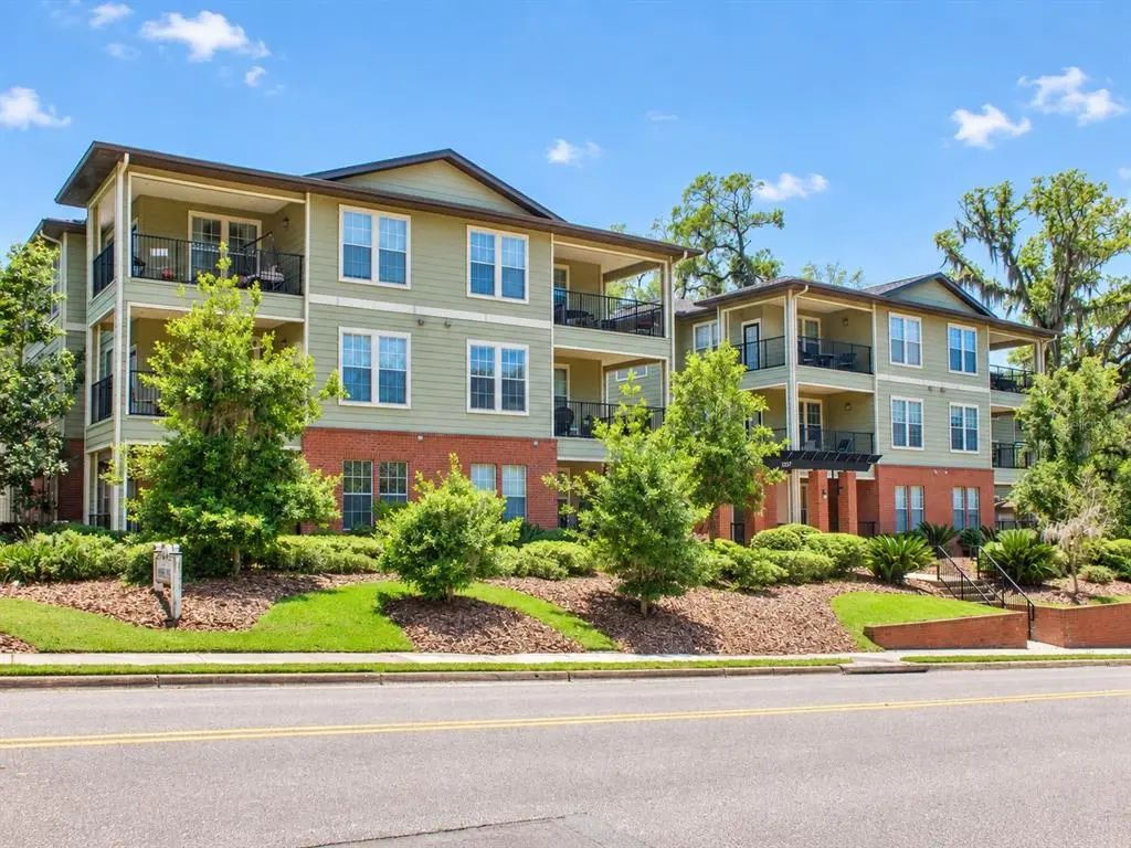 1257 Sw 9th Road 206, GAINESVILLE