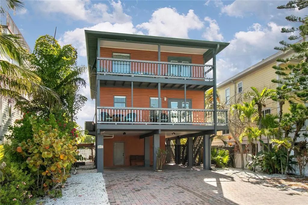 2511 Avenue C West, BRADENTON BEACH