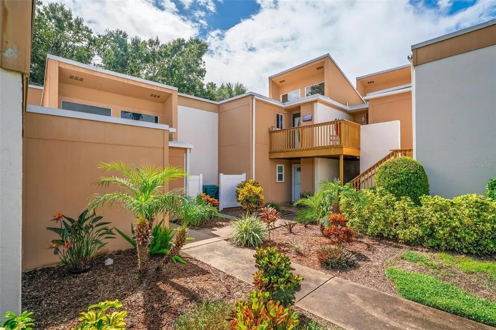 1051 S Highland Street 5-d, MOUNT DORA