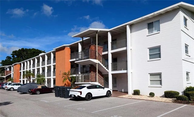 2303 Sunset Drive H7, BRADENTON