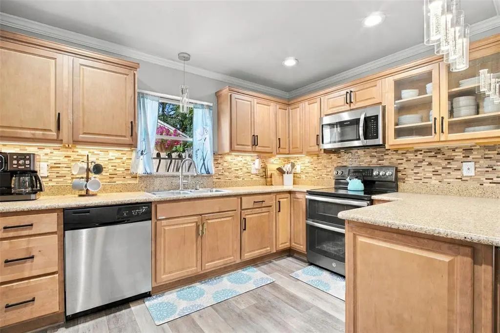 717 Carolina Avenue, TARPON SPRINGS