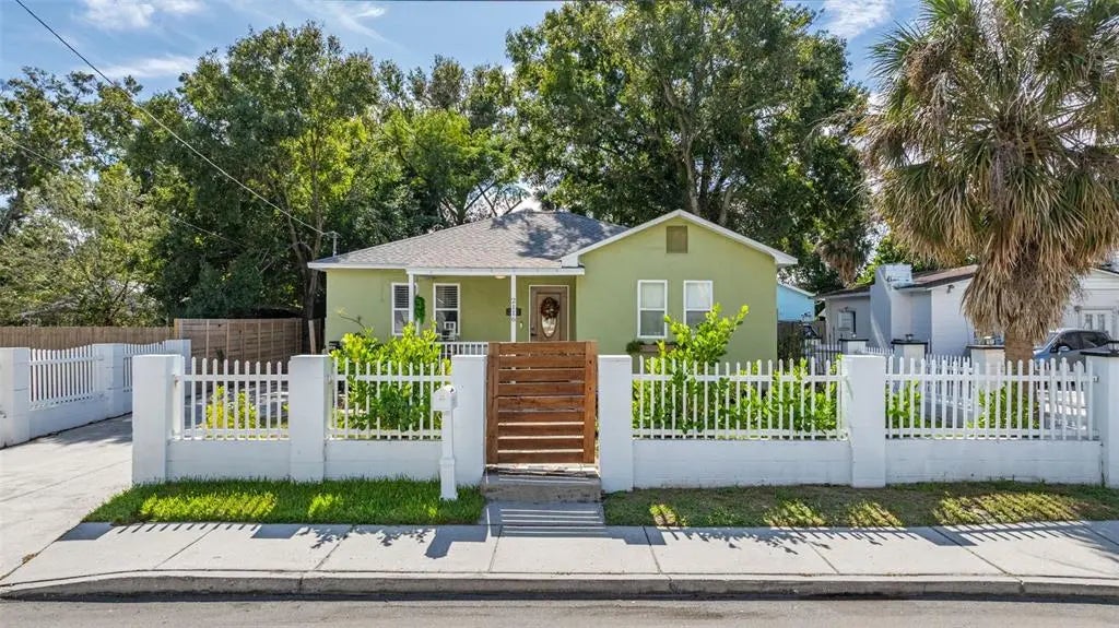 2116 W Saint Louis Street W, TAMPA