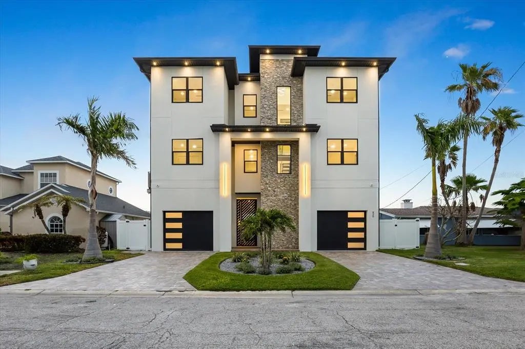 820 Bay Point Drive, MADEIRA BEACH
