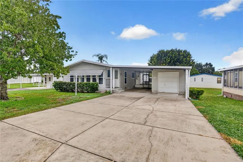 1506 Hillcrest Drive, LADY LAKE