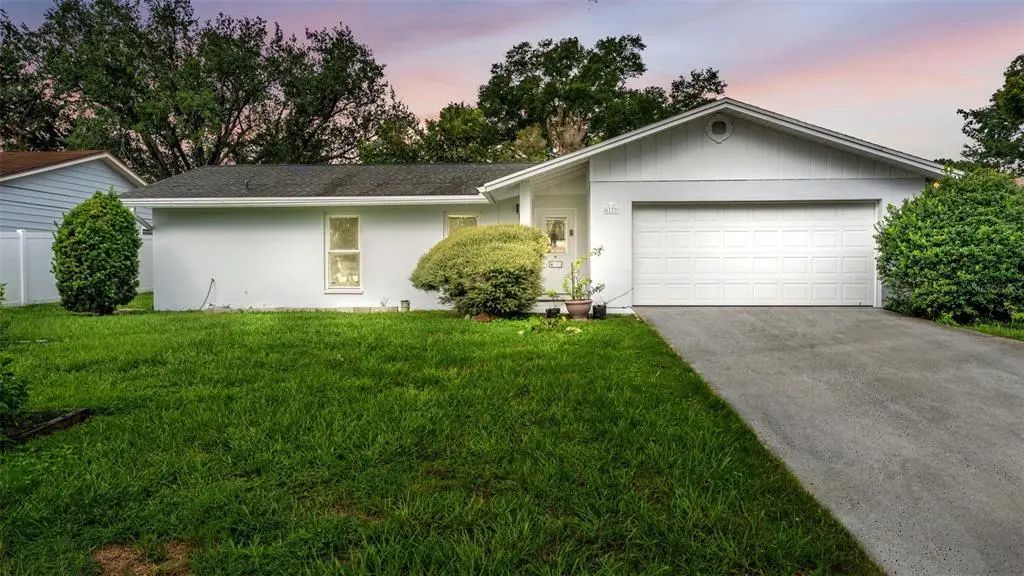 6137 Waterman Ln, LAKELAND