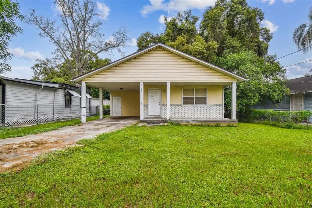 8205 N Semmes Street, TAMPA
