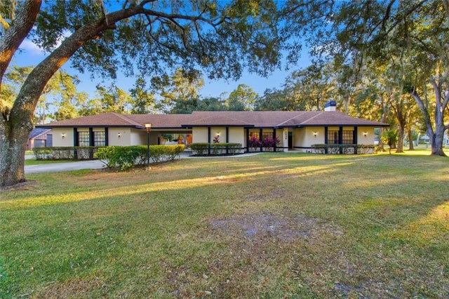 1736 Itchepackesassa Drive, LAKELAND