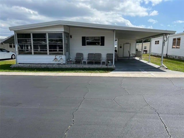 610 Queen Palm Street, LARGO