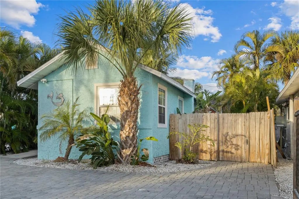 13123 4th Street E, MADEIRA BEACH