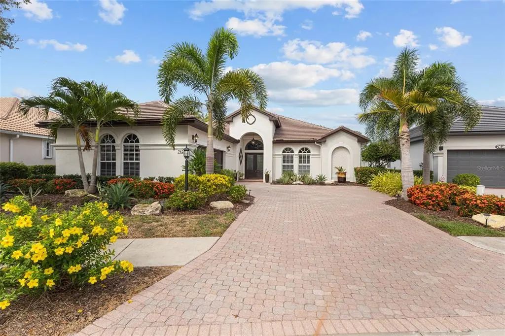 7622 Desert Inn Way, LAKEWOOD RANCH