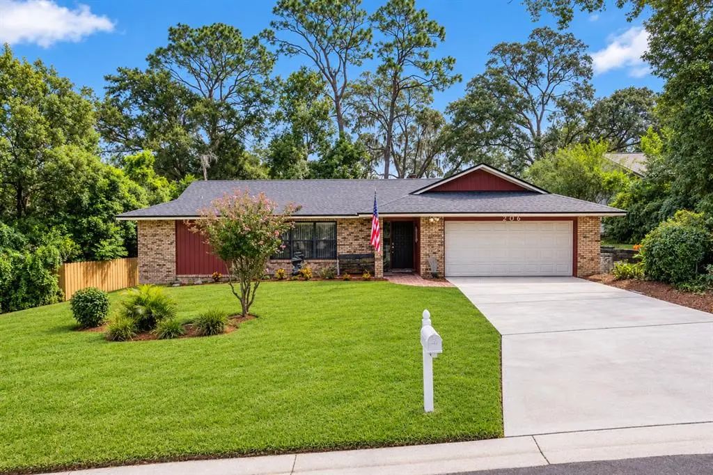 206 Duncan Trail, LONGWOOD