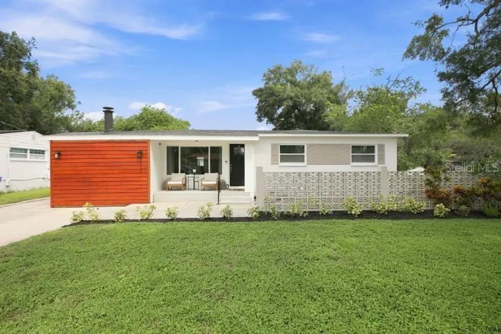 2313 Carroll Place, TAMPA