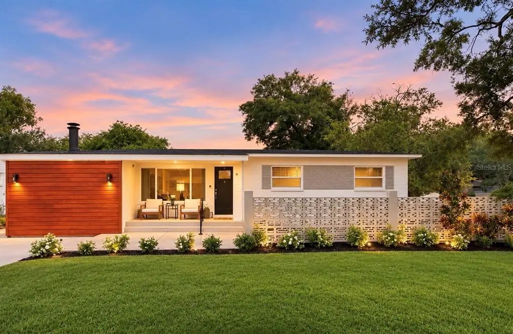 2313 Carroll Place, TAMPA