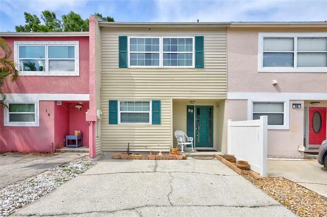 2811 S Pines Drive 15, LARGO