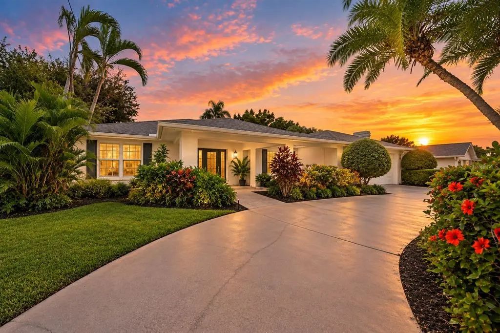 6840 Country Lakes Circle, SARASOTA