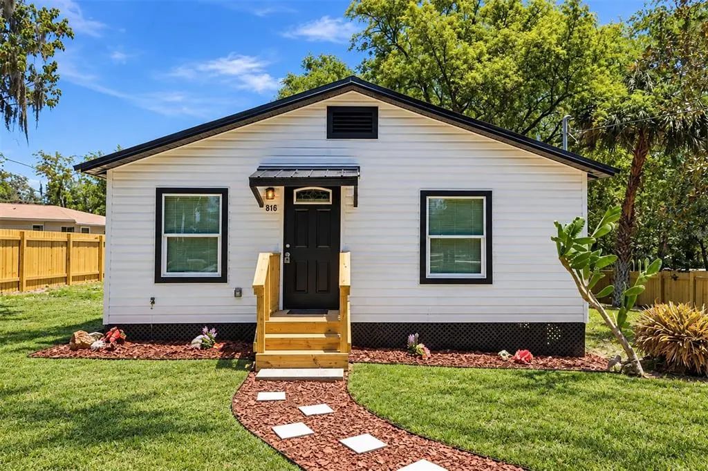 816 Woodland Avenue, LEESBURG