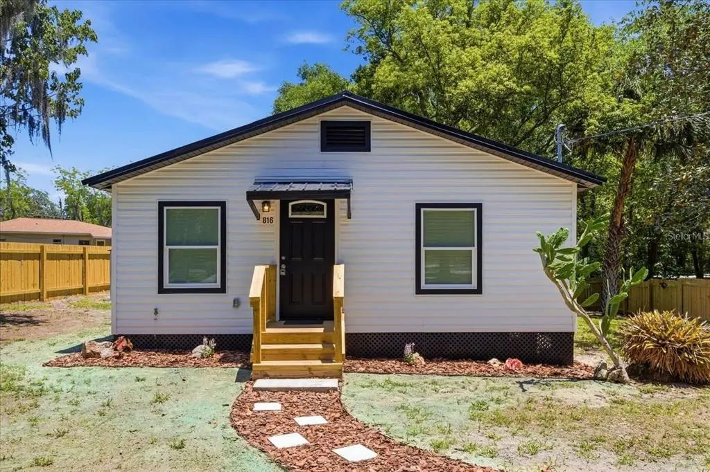 816 Woodland Avenue, LEESBURG