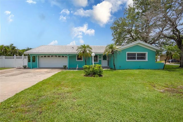 505 Capri Boulevard, TREASURE ISLAND