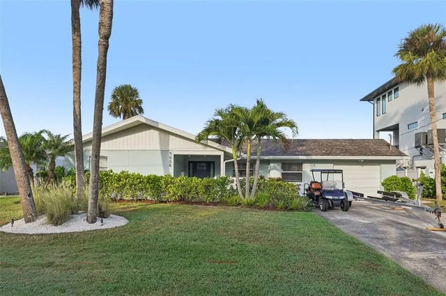 3956 Shore Acres Boulevard Ne, ST PETERSBURG