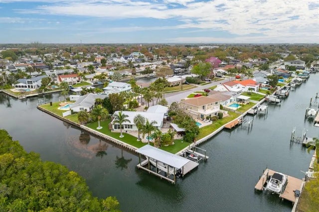 8728 Bay Crest Lane, TAMPA