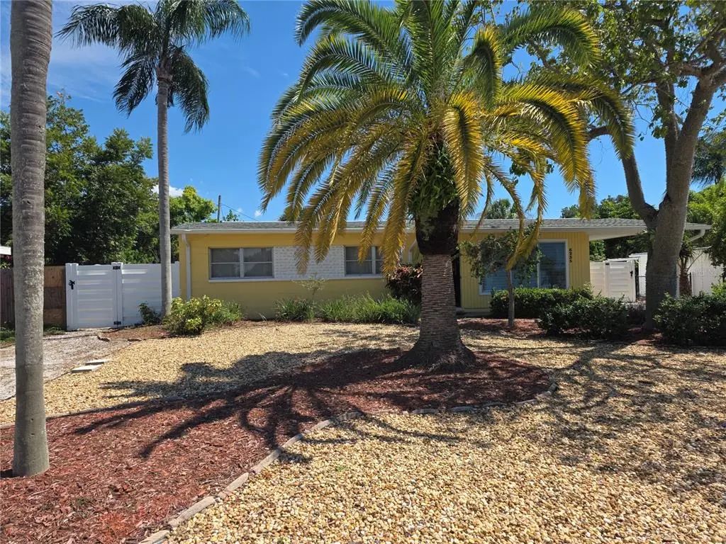 6235 Columbia Drive, BRADENTON