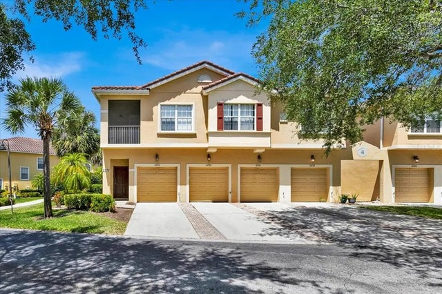 2732 Oakwater Drive 101, KISSIMMEE