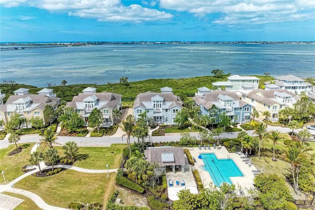 342 Castaway Cay Drive 201, BRADENTON