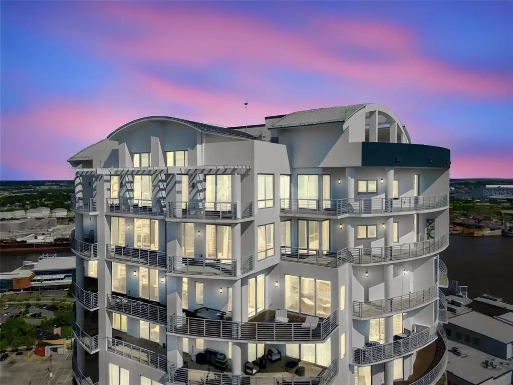 1209 E Cumberland Avenue 2901, TAMPA