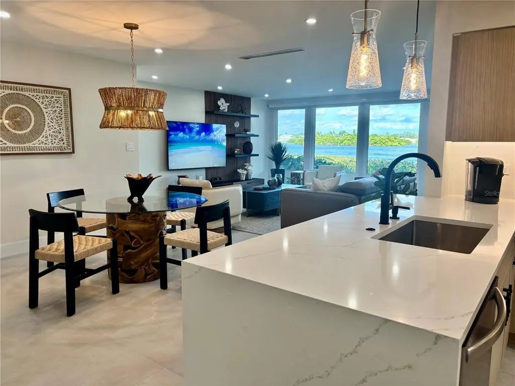 6063 E Peppertree Way 111