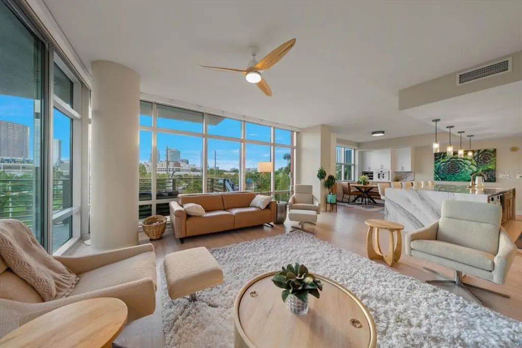 1120 E Kennedy Boulevard 319, TAMPA
