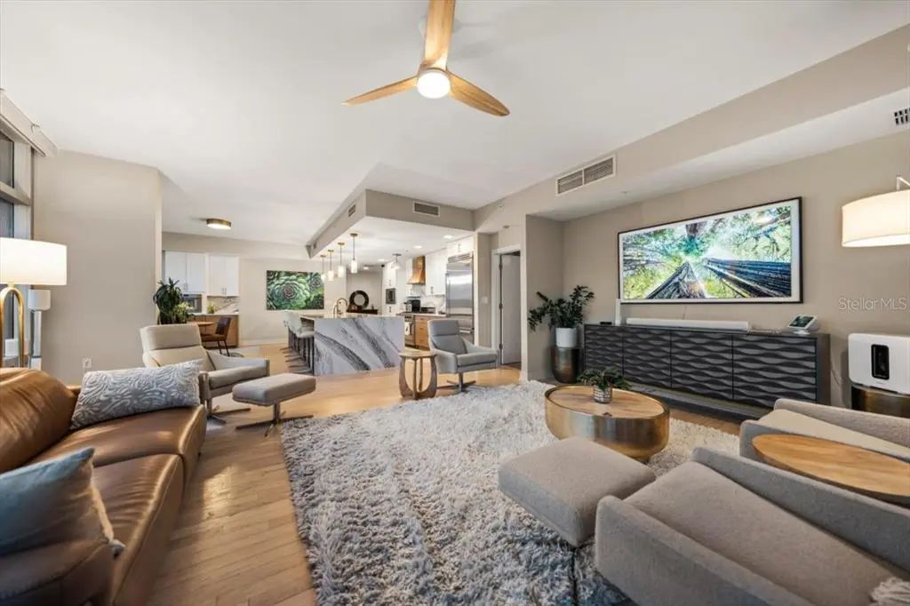 1120 E Kennedy Boulevard 319, TAMPA
