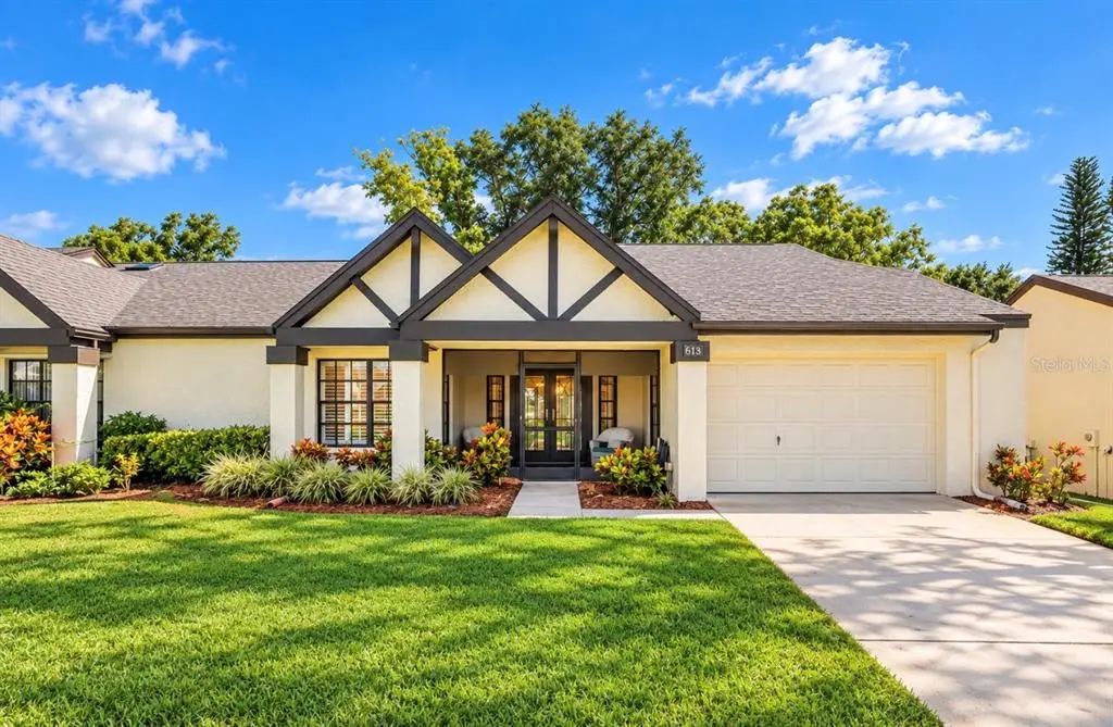 913 Sutton Place, PALM HARBOR