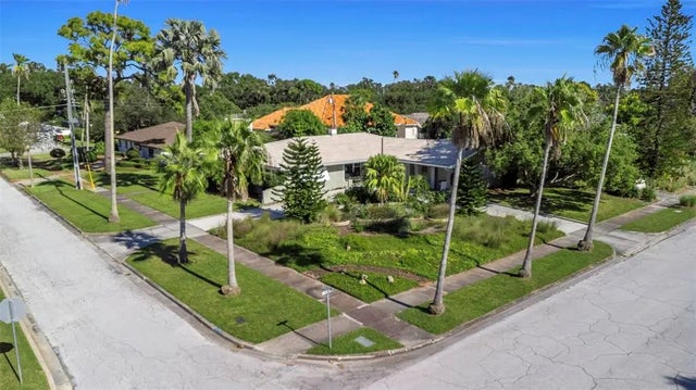 109 Ponce De Leon Boulevard, BELLEAIR