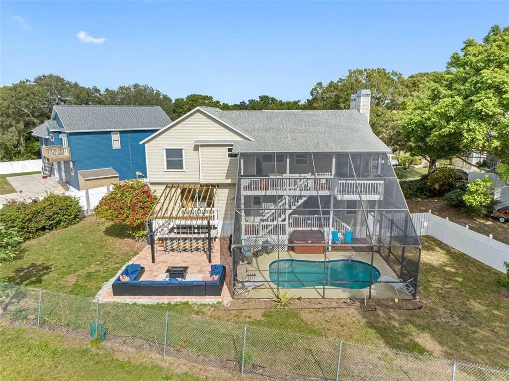 12692 Pineway Drive, LARGO