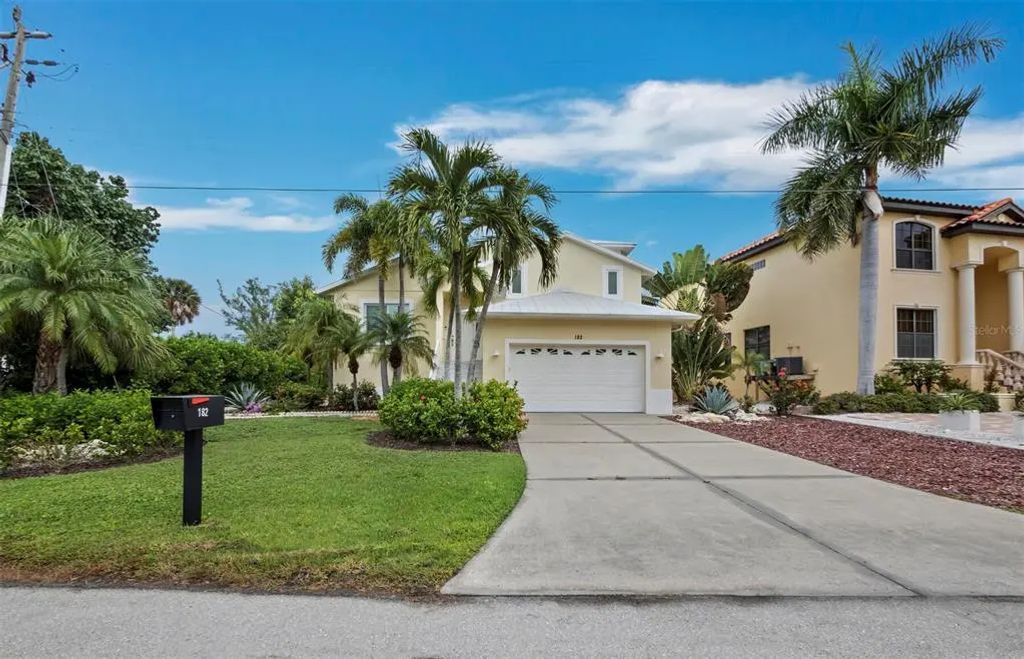 182 Island Circle, SARASOTA