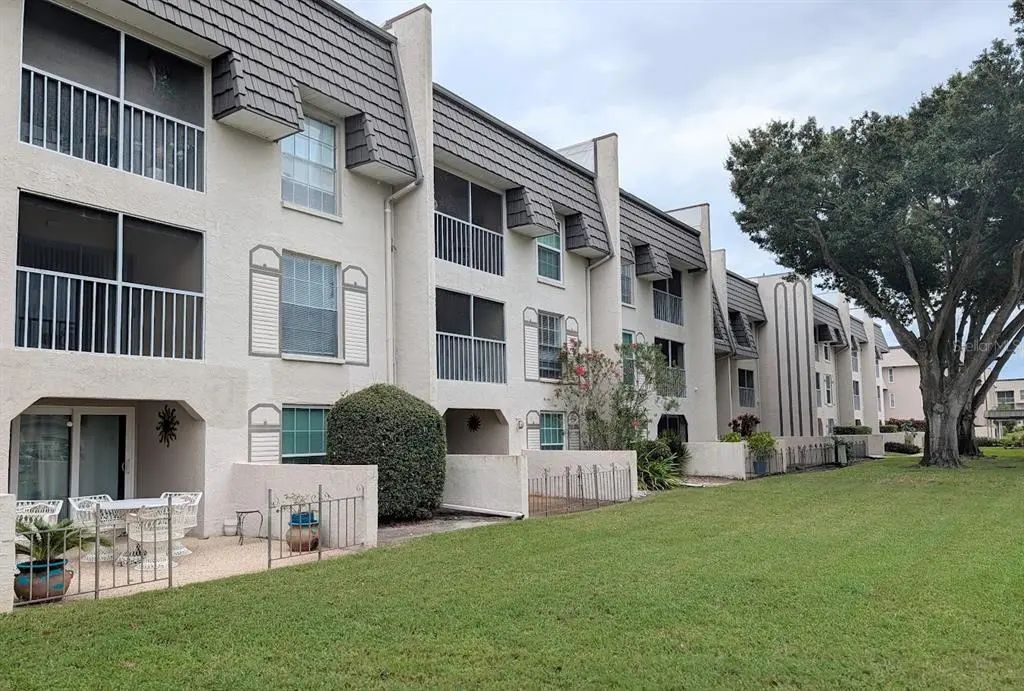 8765 Bardmoor Boulevard 207, SEMINOLE