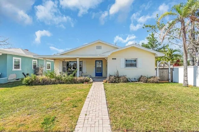 5713 Shore Boulevard S, GULFPORT