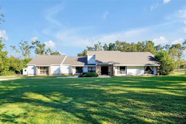 120 Dunshee Drive, LONGWOOD