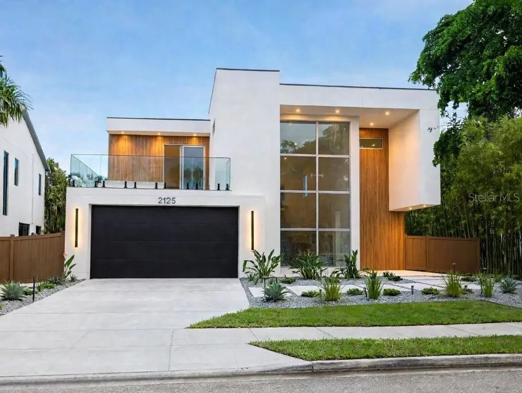 2125 Datura Street, SARASOTA