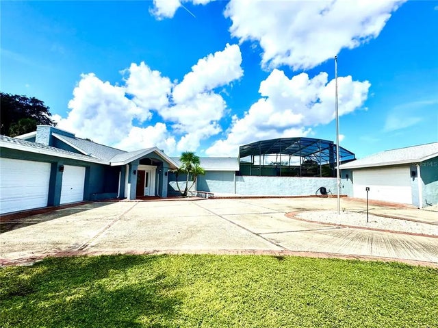 372 Rest Haven Road, GENEVA