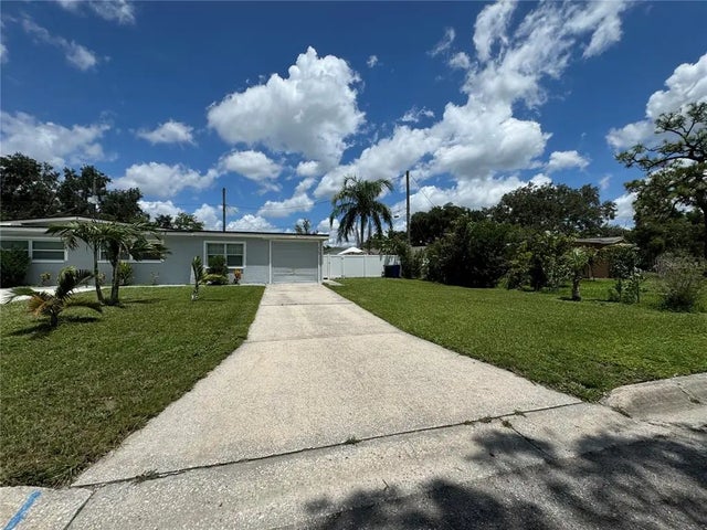 2702 Campus Hill Drive, TAMPA