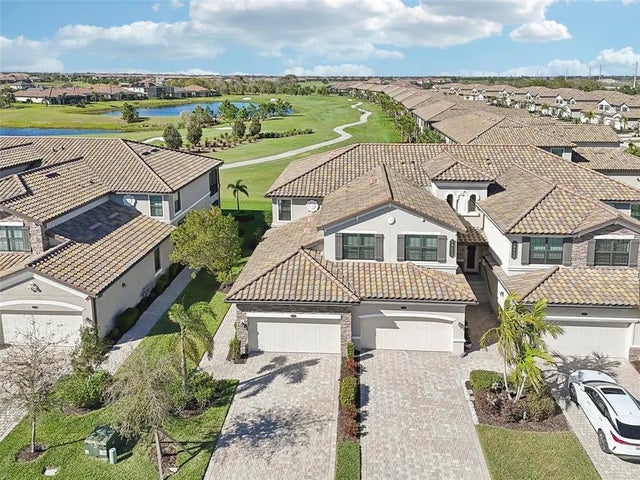 18117 Gawthrop Drive 101, LAKEWOOD RANCH