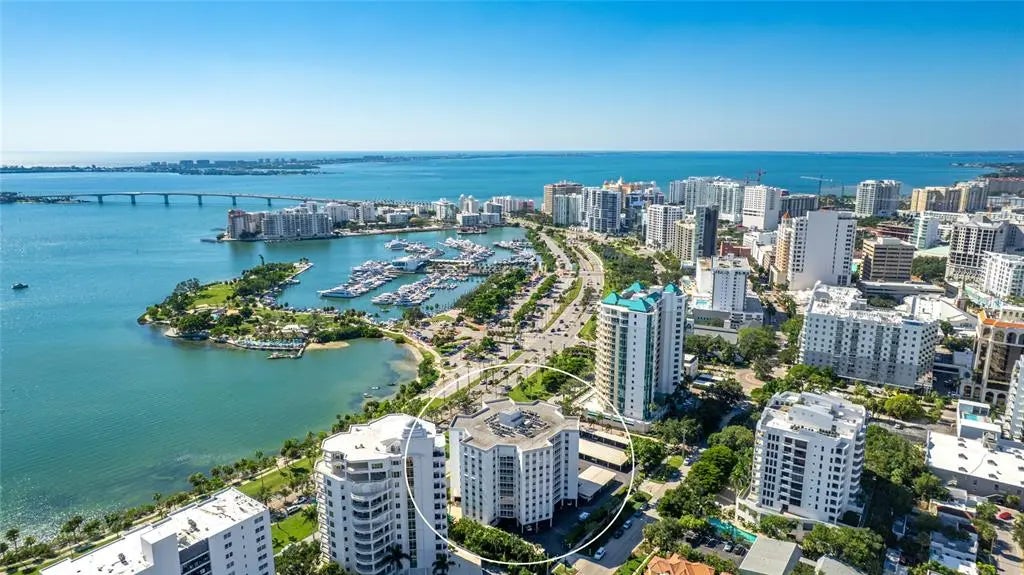 435 S Gulfstream Avenue 1004, SARASOTA