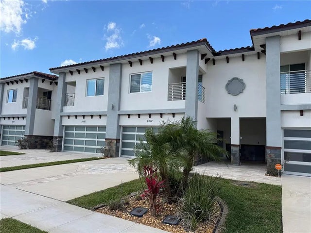 2012 Greenbriar Terrace, DAVENPORT