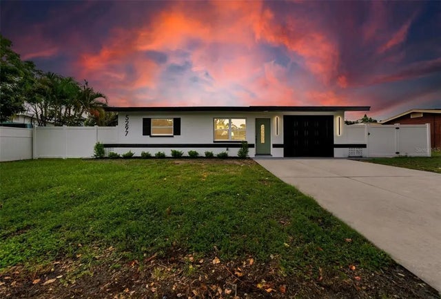 5297 68th Way N, ST PETERSBURG