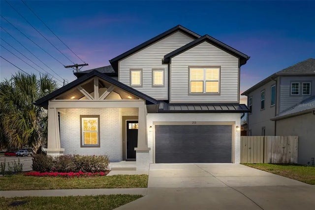 213 W Giddens Avenue, TAMPA