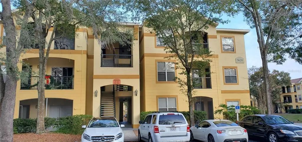 5620 Pinnacle Heights Circle 304, TAMPA